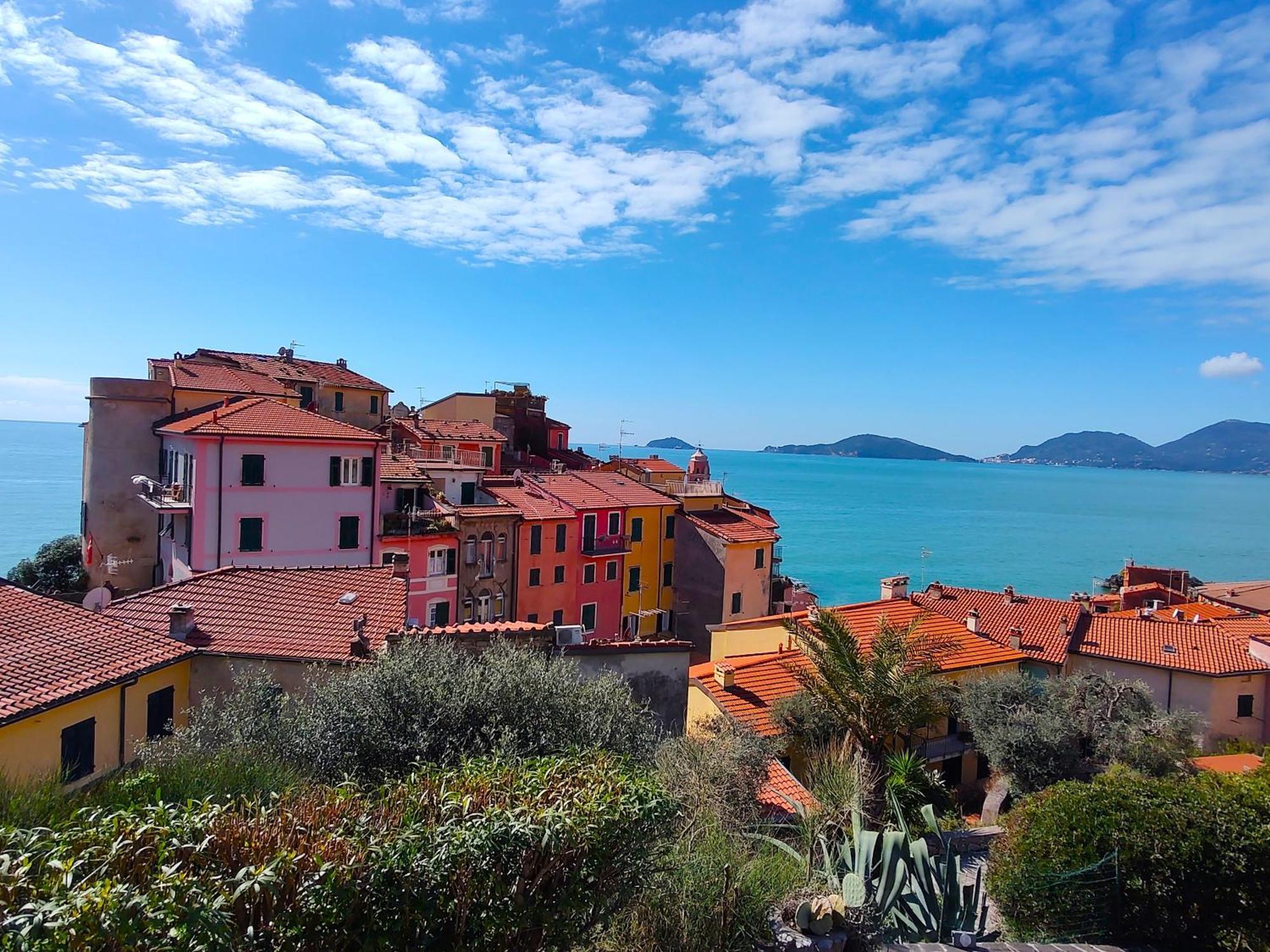 Apartamento -La Terrazza Nel Vigneto- Golfo Dei Poeti Tellaro Exterior foto